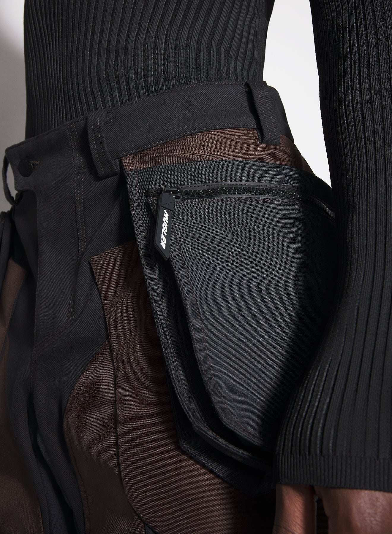 TECHNICAL FABRIC CARGO SHORTS