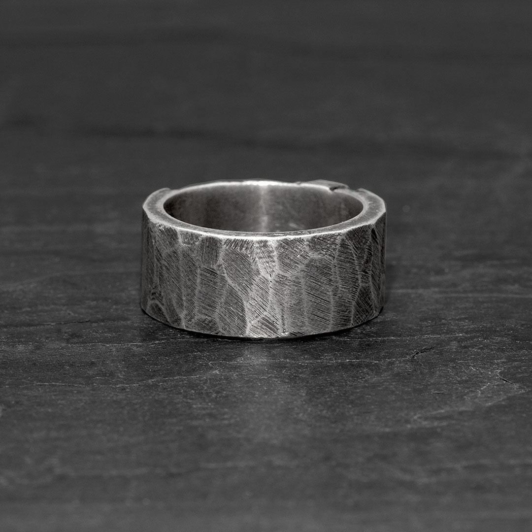 BROKEN STONES EDGE RING