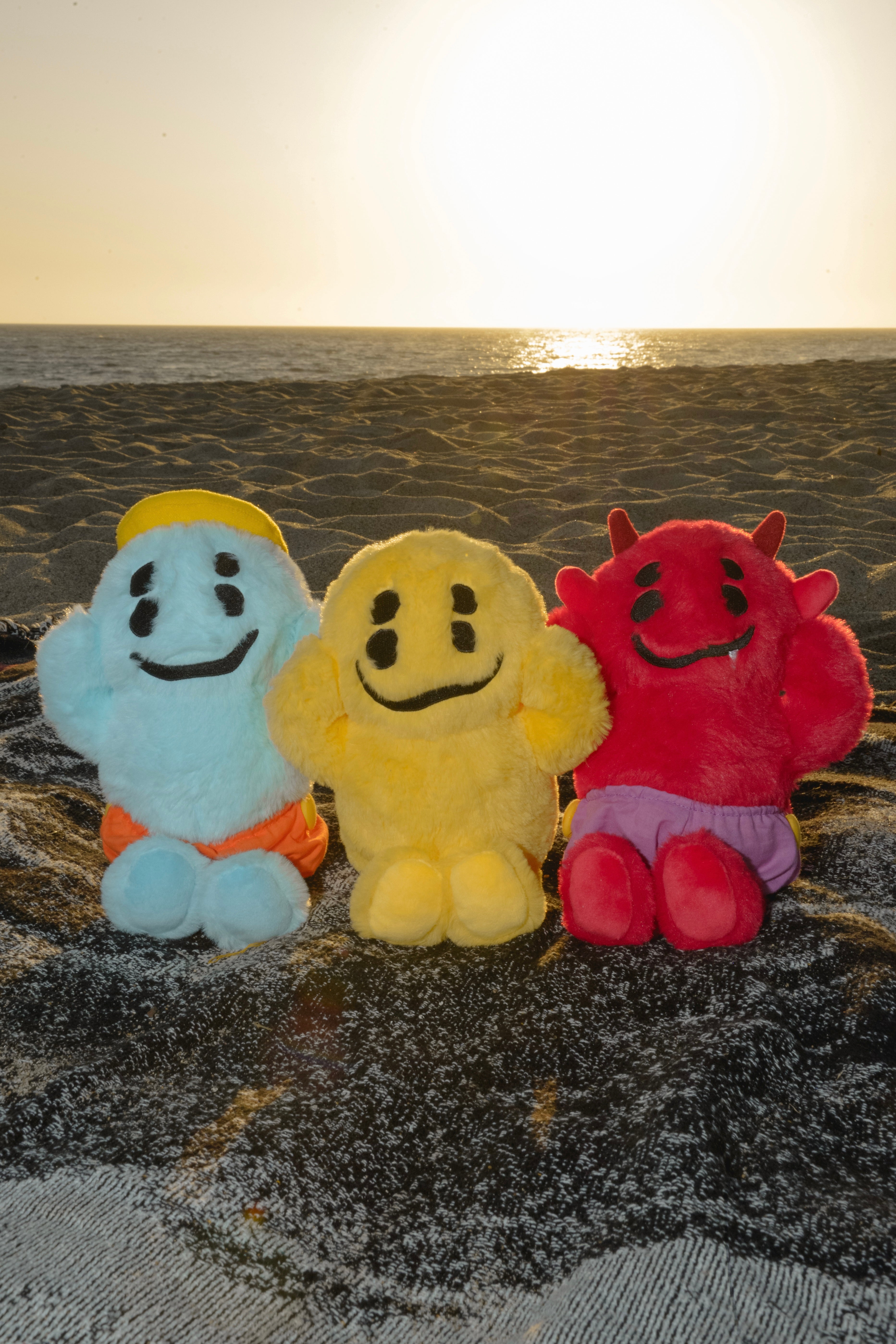 CPFM PLUSH SMILES 02