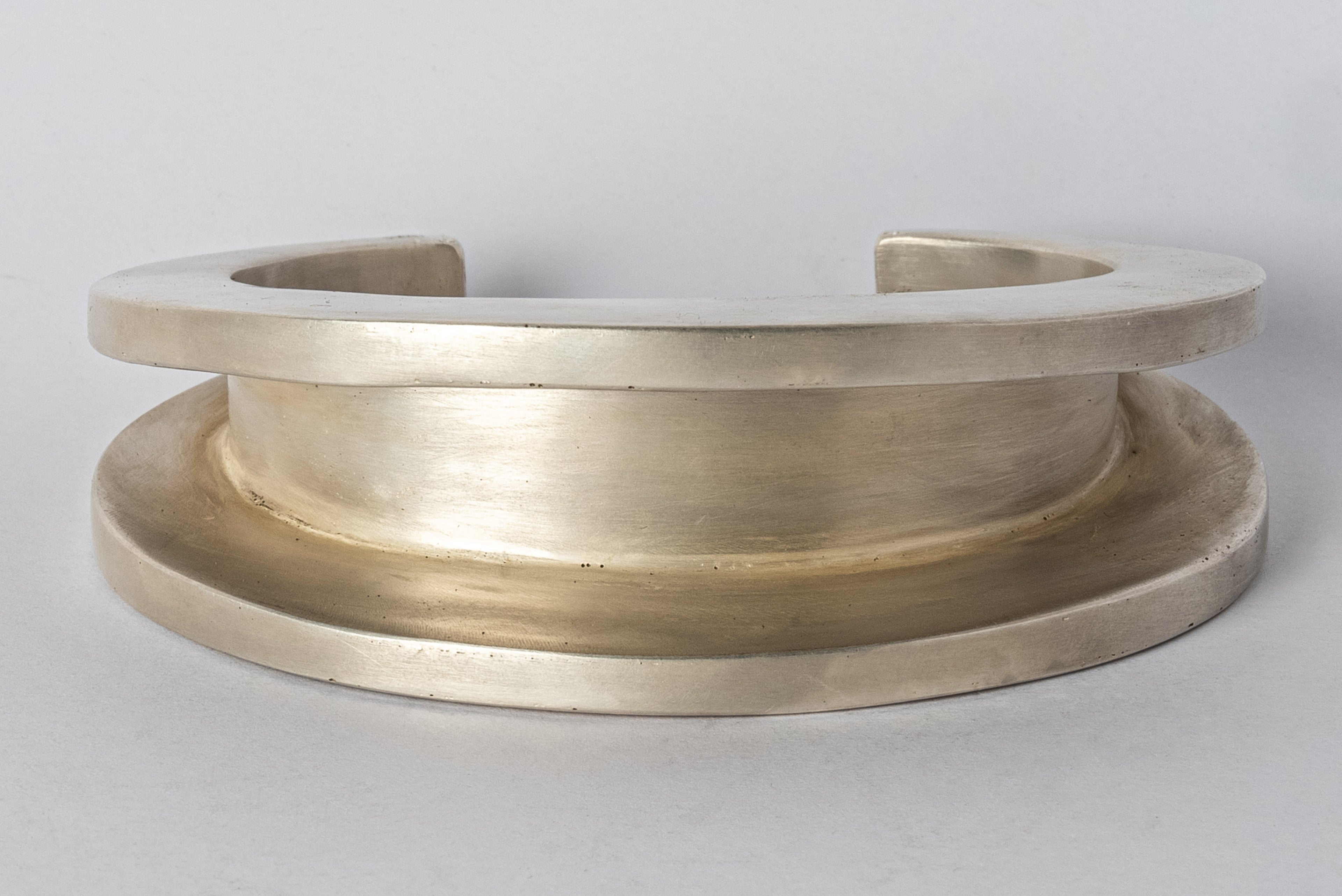 Crescent Channel Bracelet (Radiant Expansion, 10-27mm, AS)