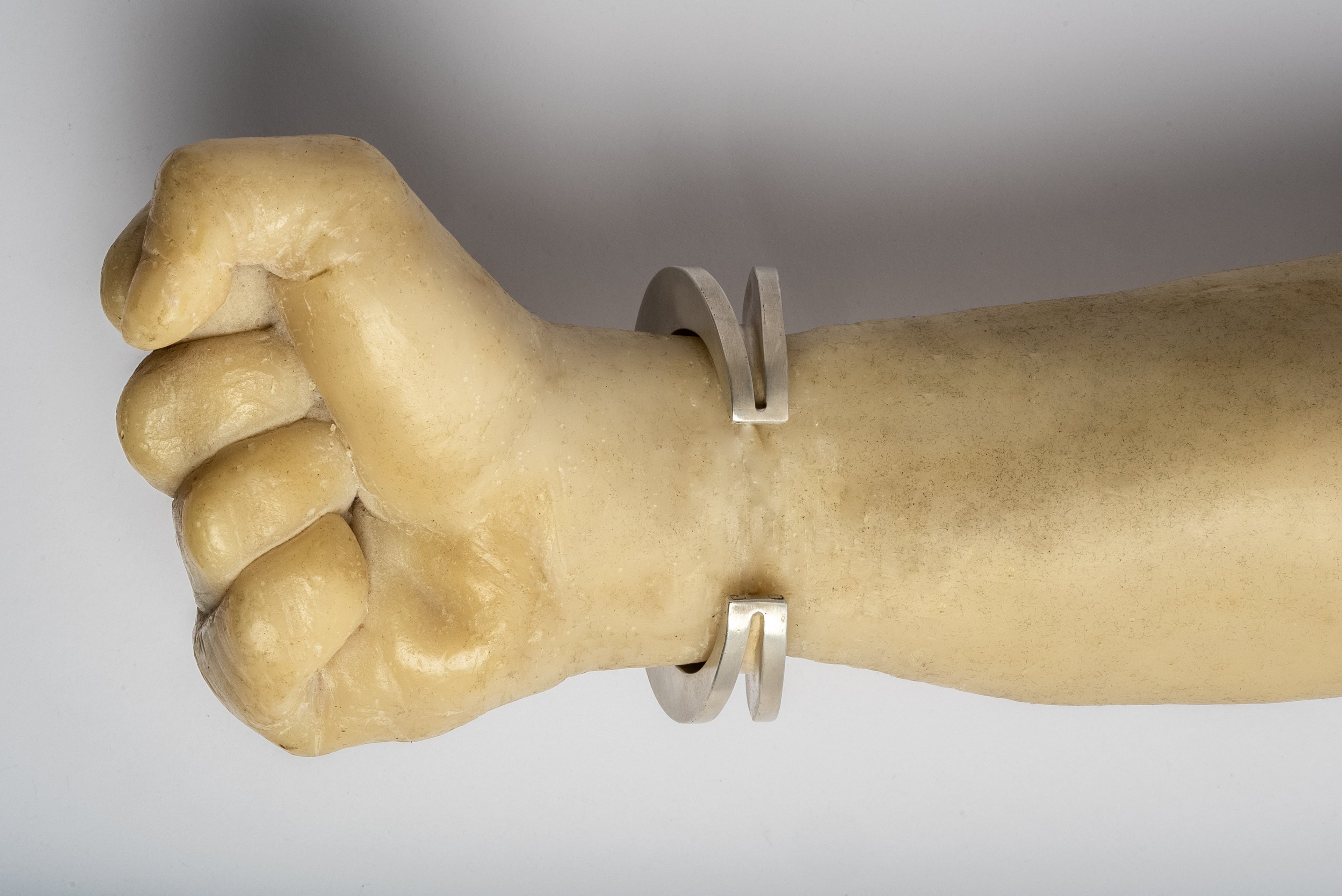 Crescent Channel Bracelet (Radiant Expansion, 10-27mm, AS)