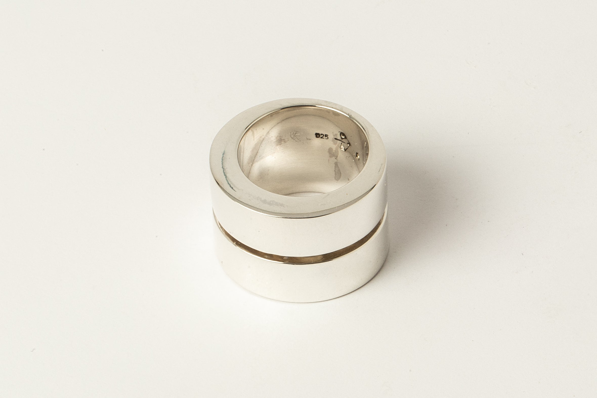 Crescent Crevice Ring (17mm, PA)