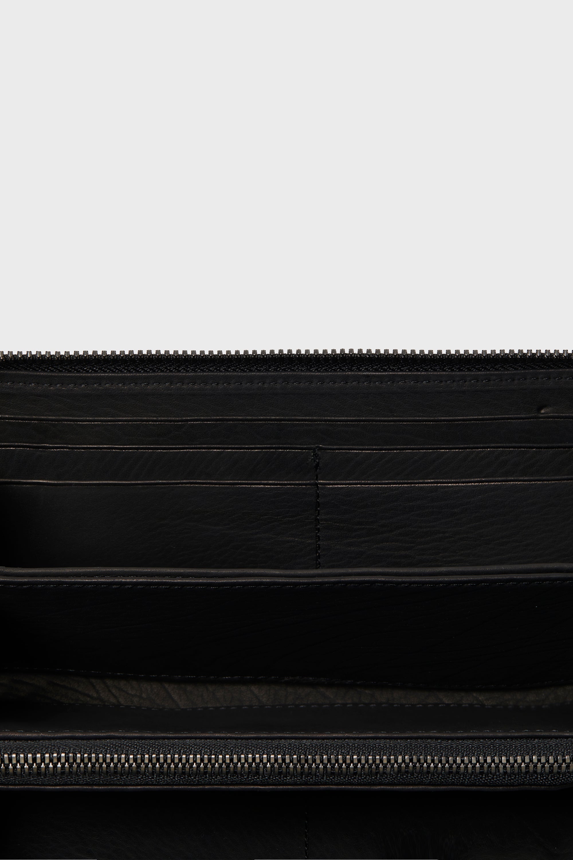 SLIM ROUND WALLET