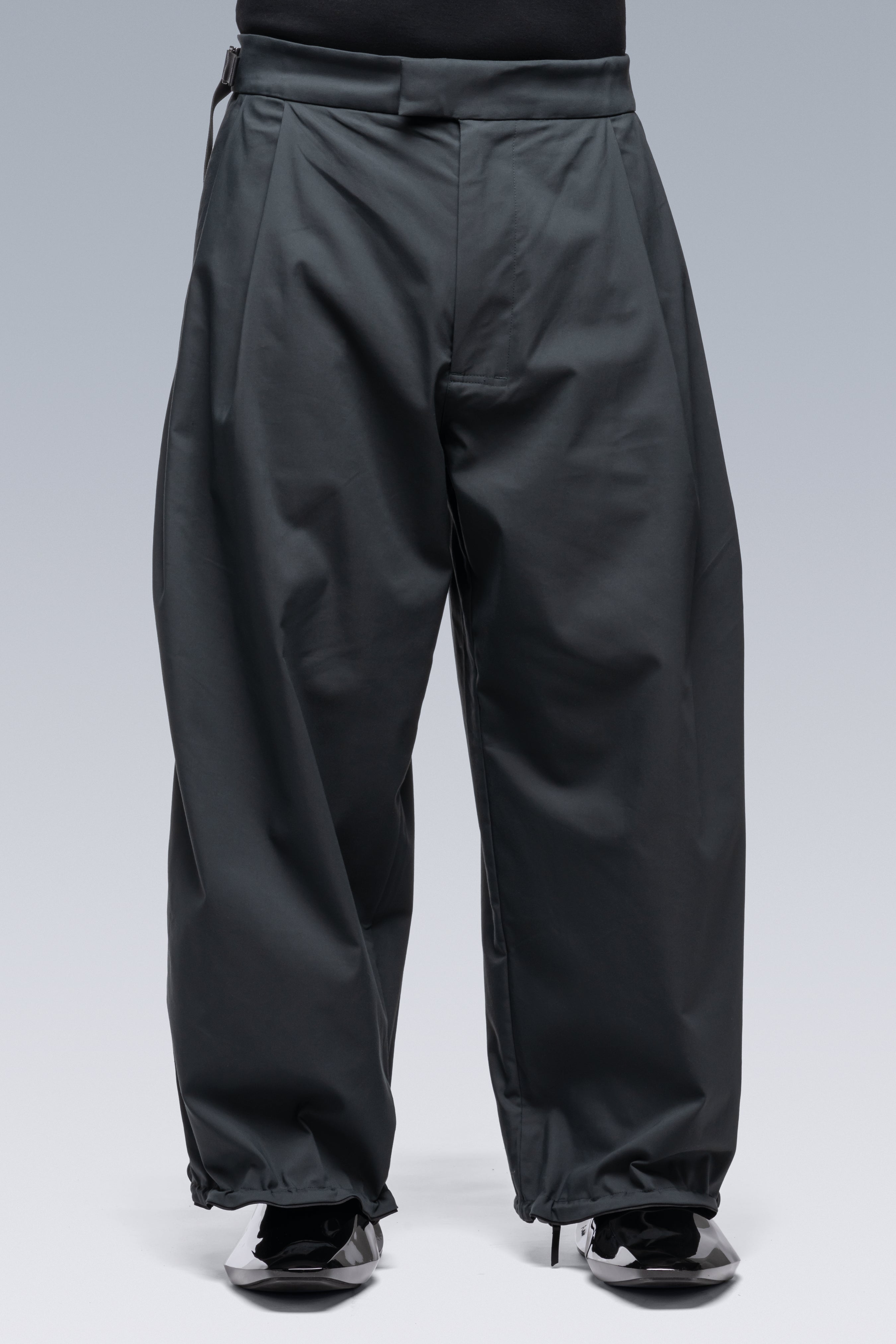 P48-CH Micro Twill Pleated Trouser - Schwarzgrün