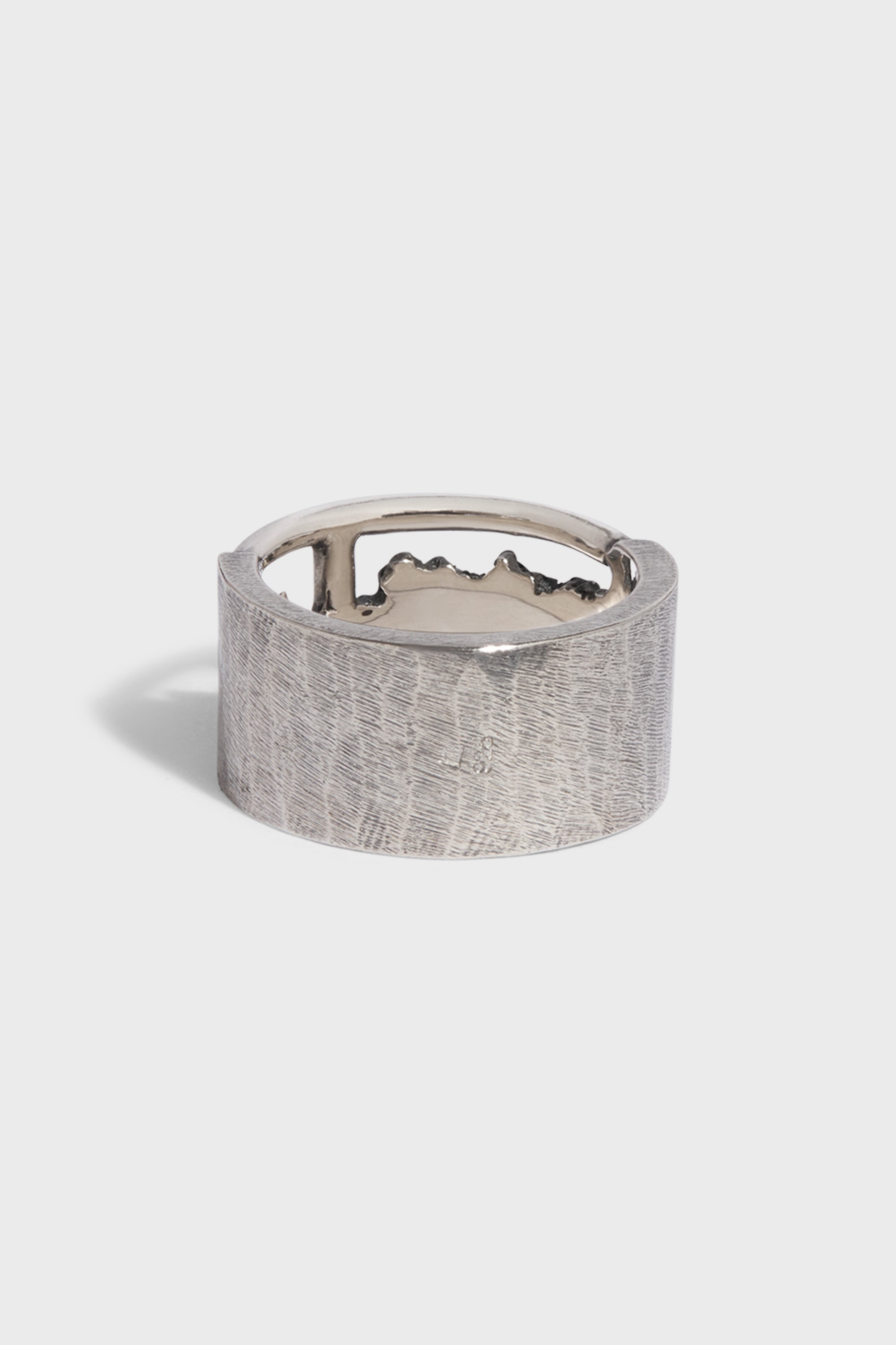 CONSTRUCTED RING