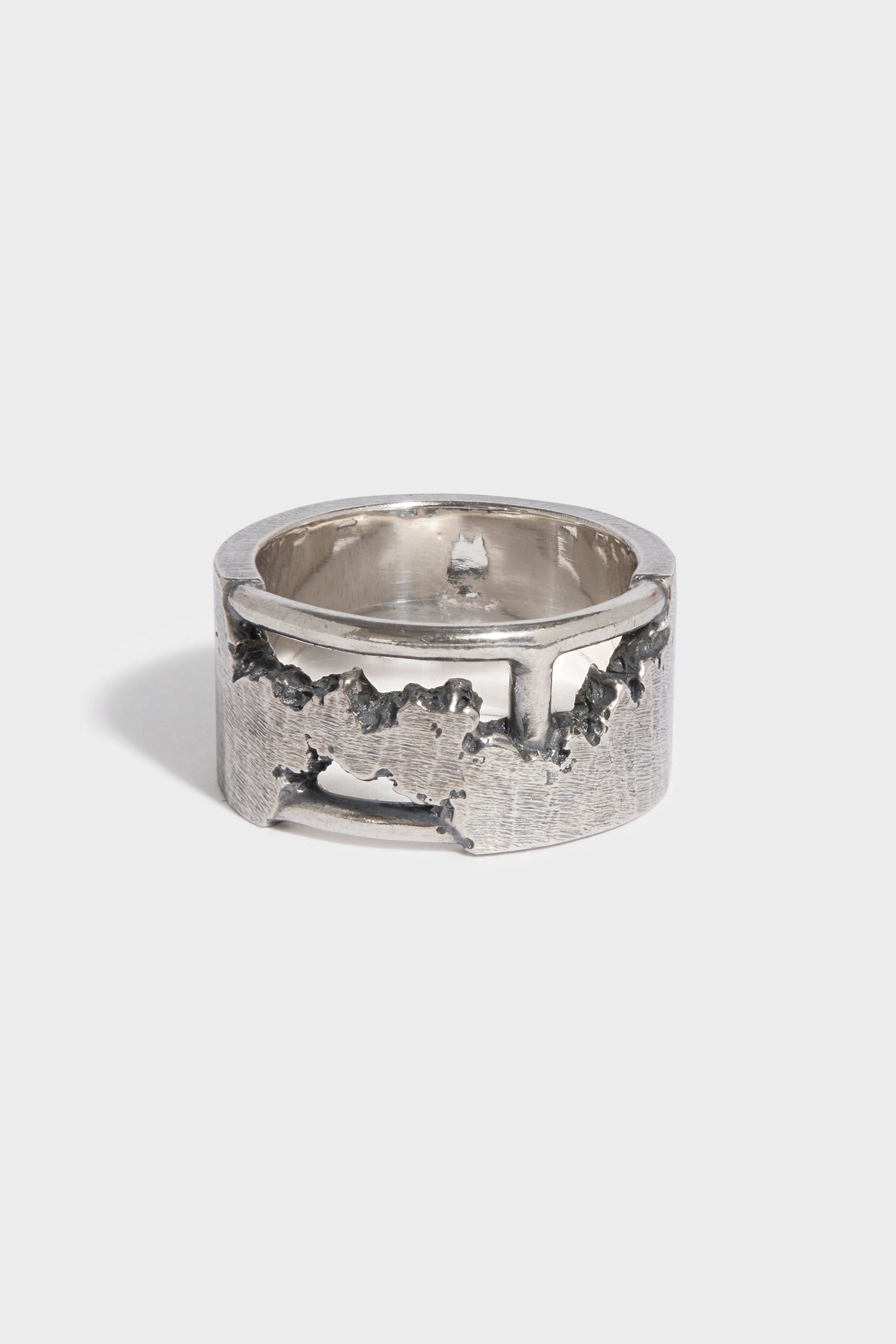 CONSTRUCTED RING