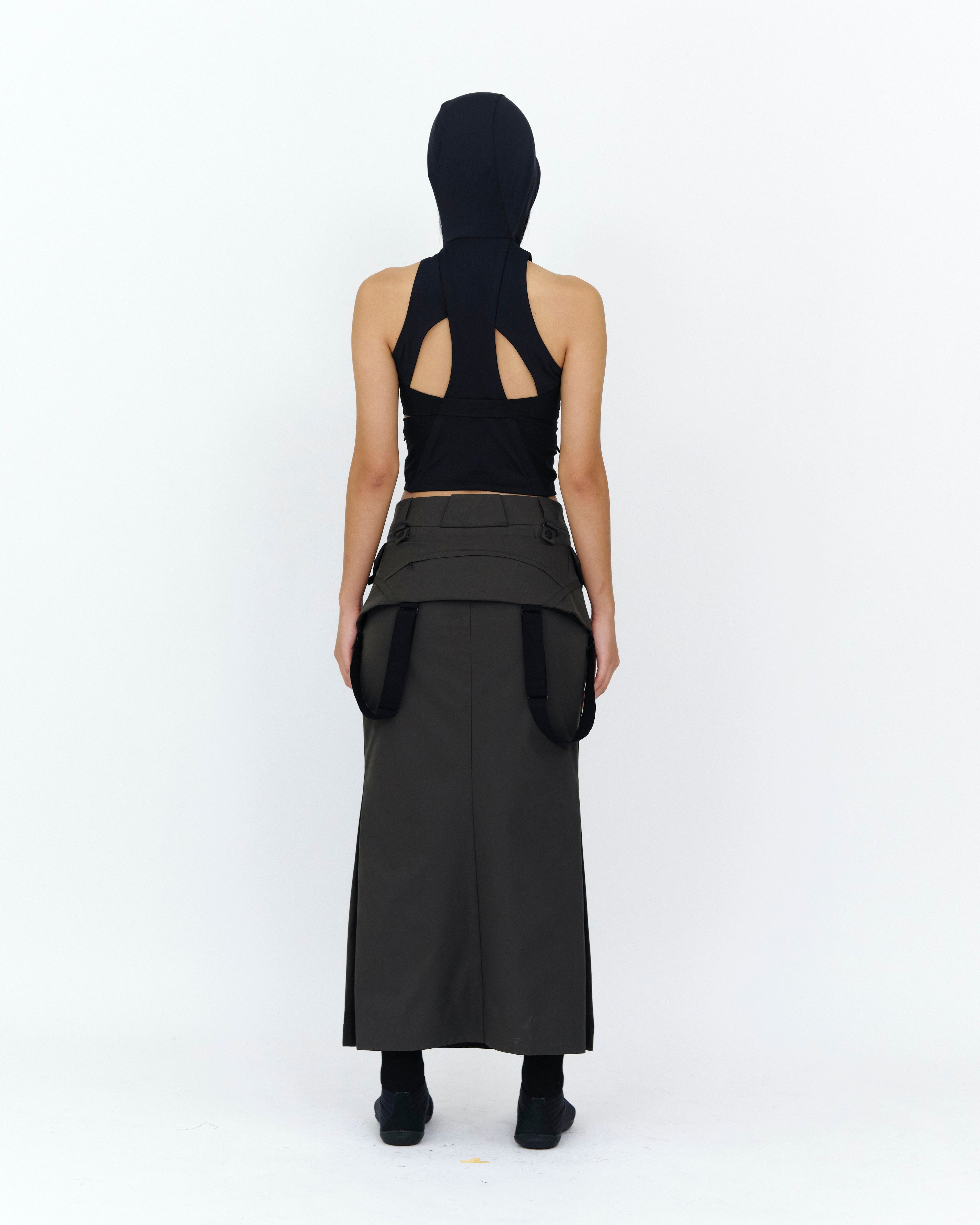 HOODED SLEEVELESS BLACK