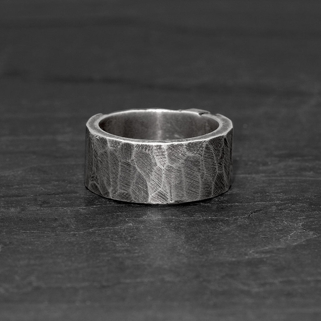 BROKEN STONES EDGE RING
