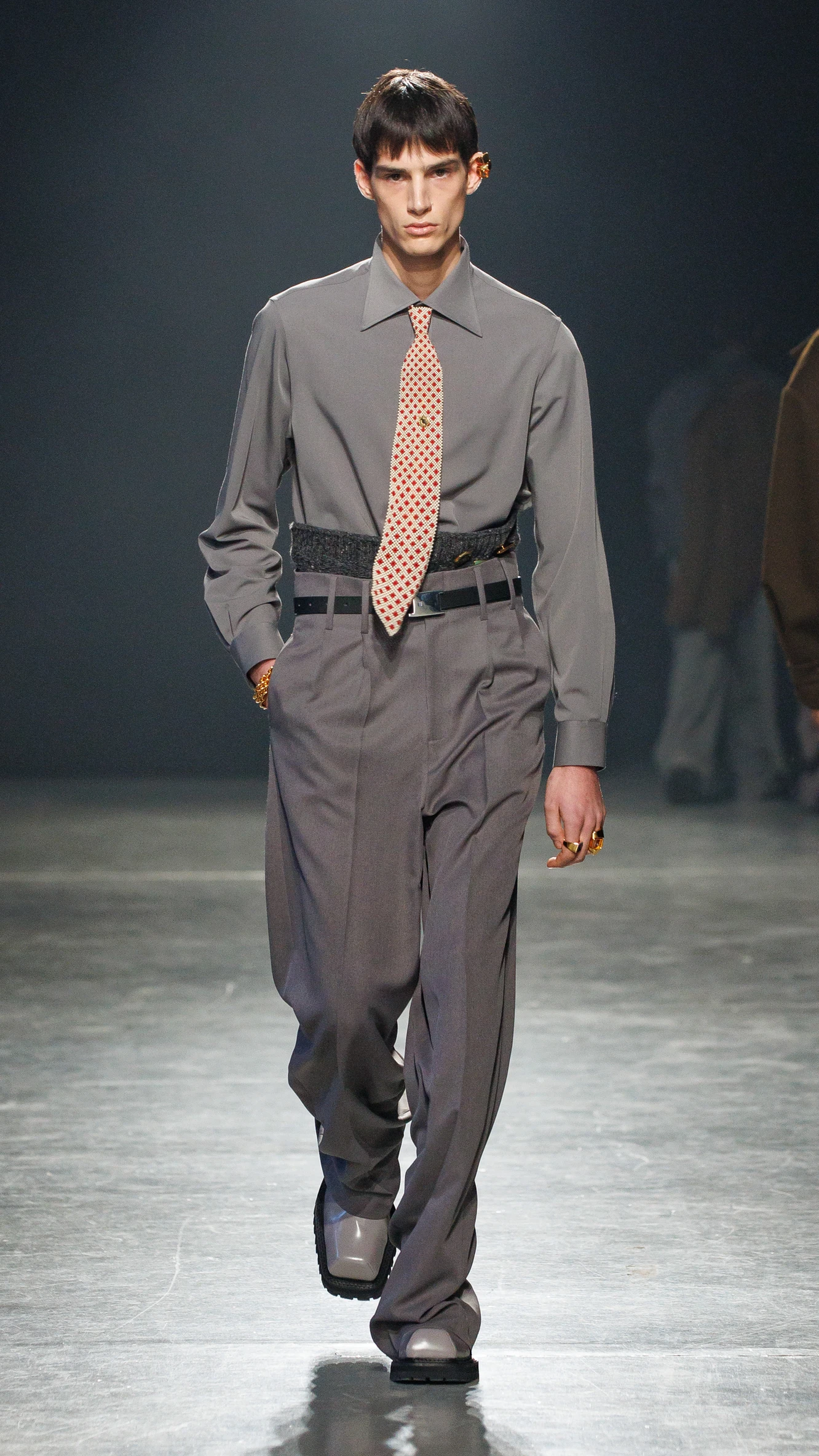 GREY WING COLLAR SHIRT