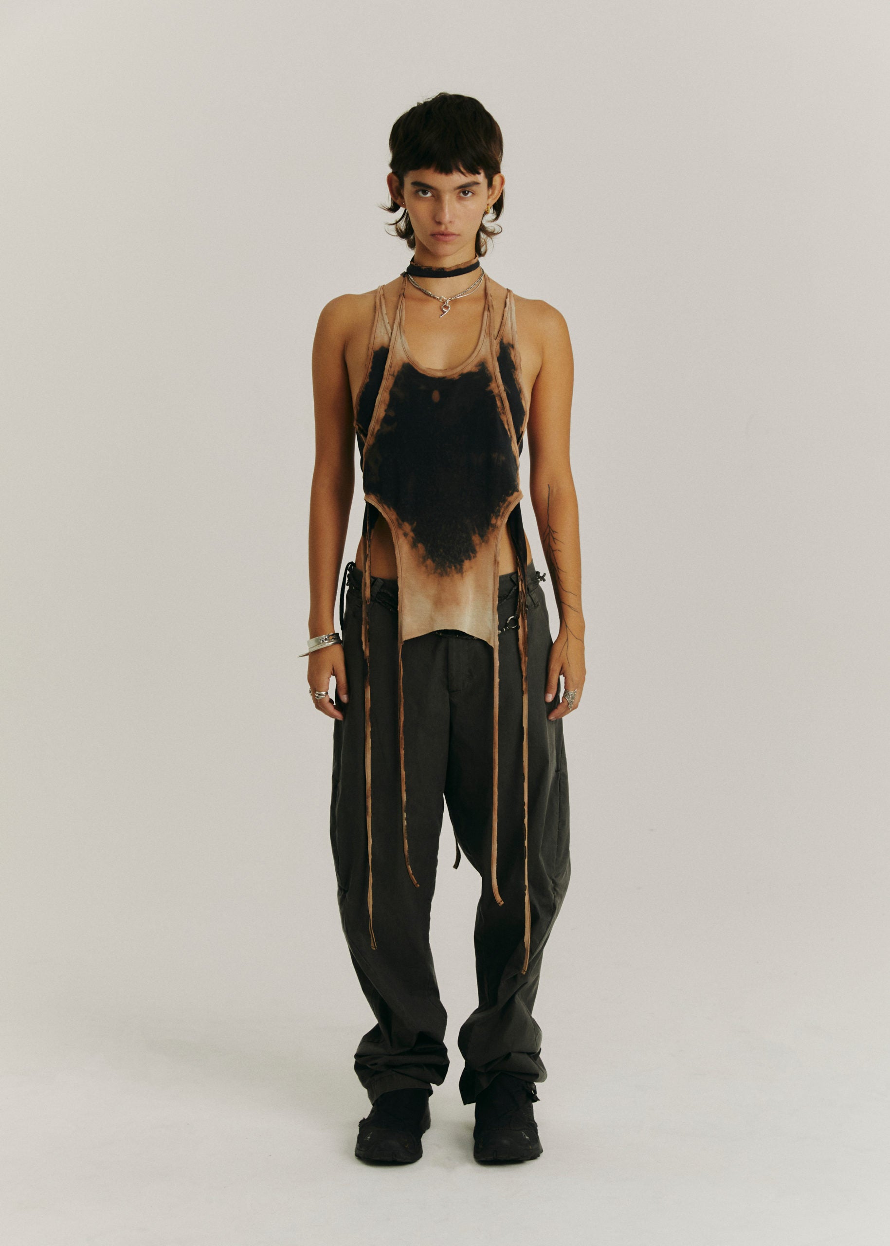 LAYERED HALTER TOP BROWN/BLACK