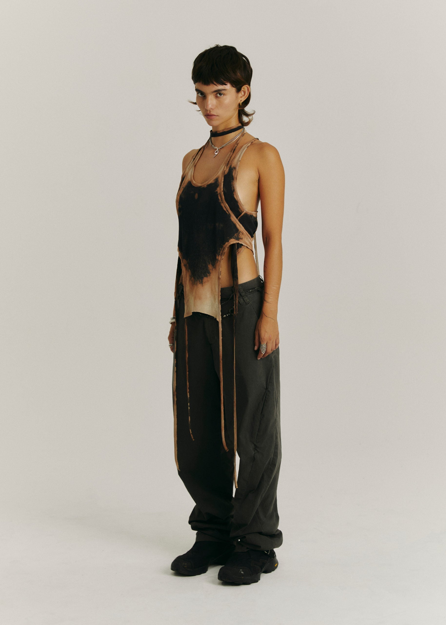 LAYERED HALTER TOP BROWN/BLACK
