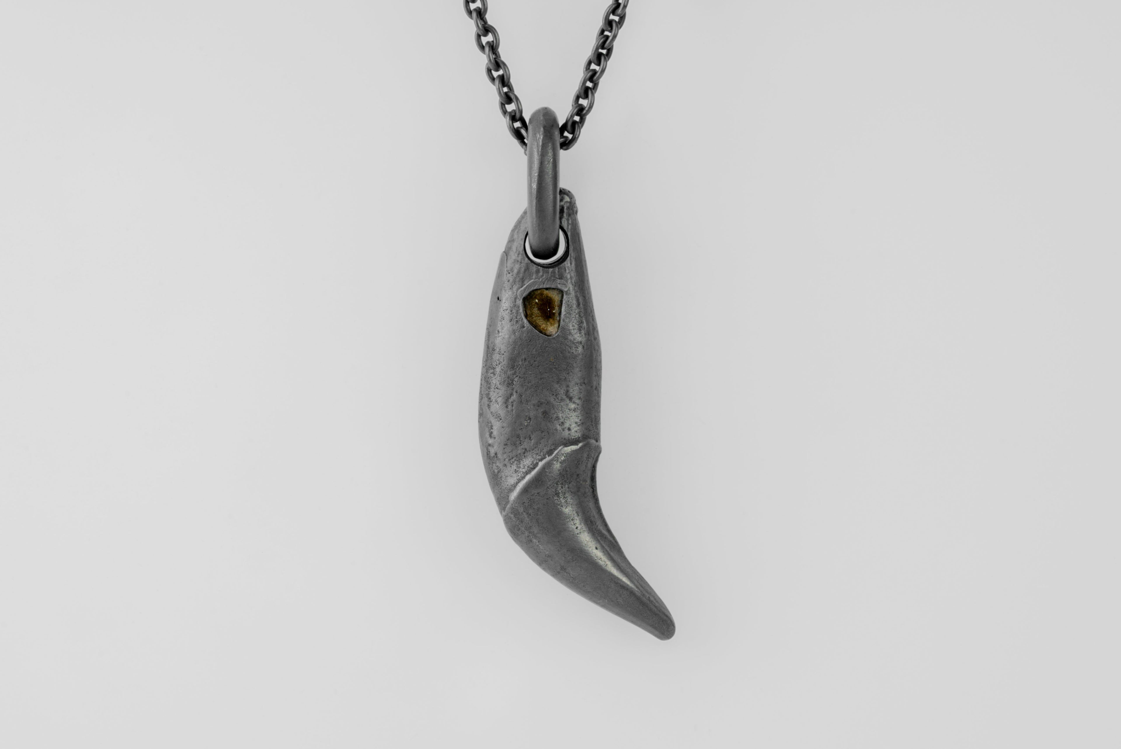 Bear Tooth Necklace Ghost (Small, 0.2 CT, Diamond Slab, KA+DIA)