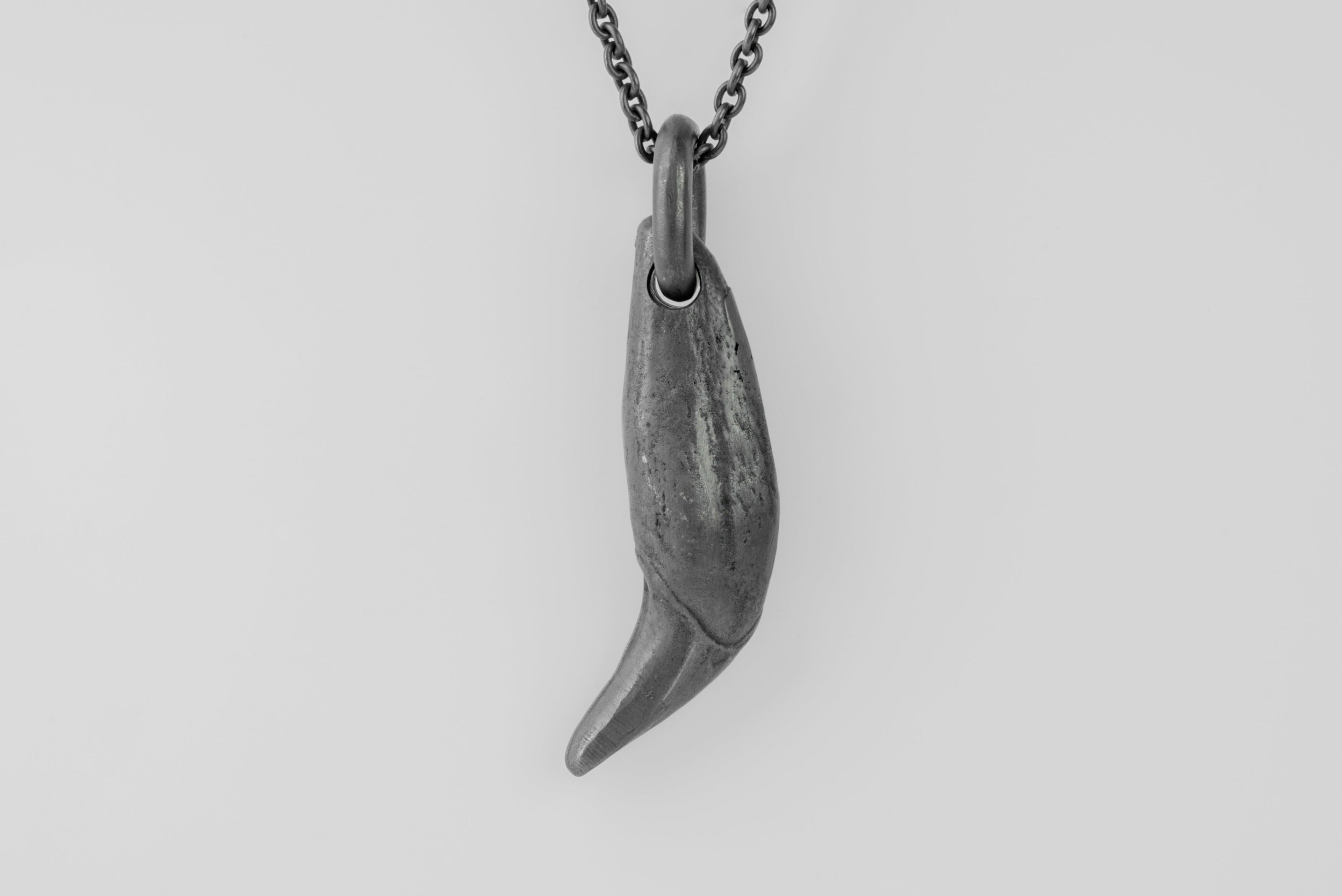 Bear Tooth Necklace Ghost (Small, 0.2 CT, Diamond Slab, KA+DIA)