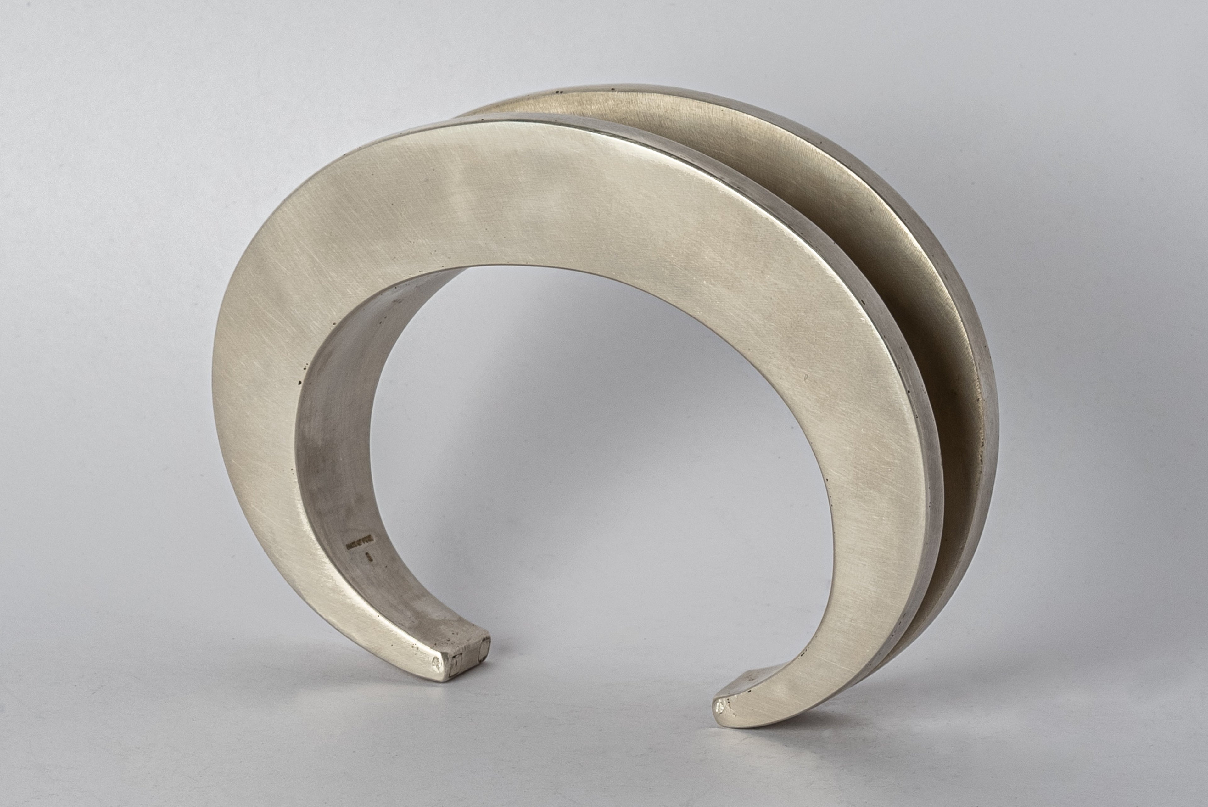 Crescent Channel Bracelet (Radiant Expansion, 10-27mm, AS)