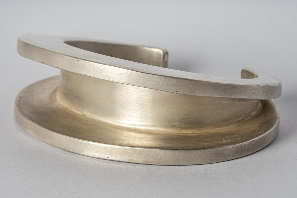 Crescent Channel Bracelet (Radiant Expansion, 10-27mm, AS)