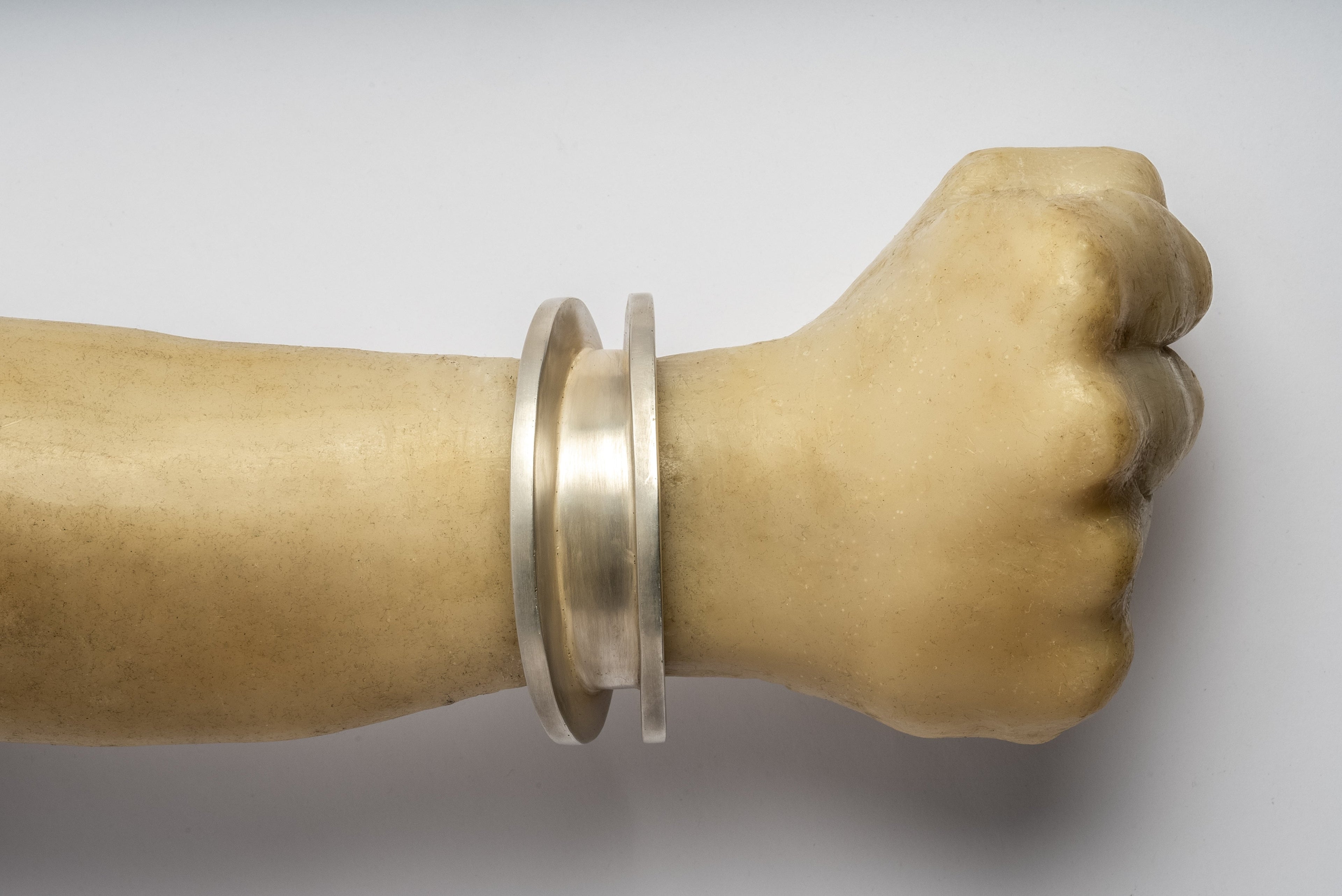 Crescent Channel Bracelet (Radiant Expansion, 10-27mm, AS)