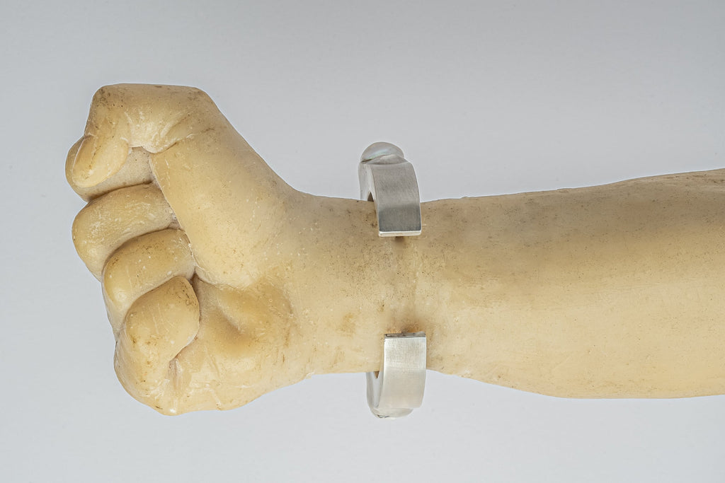 Crescent Bracelet (Terrestrial Surfaced, White Pearl, 15mm)