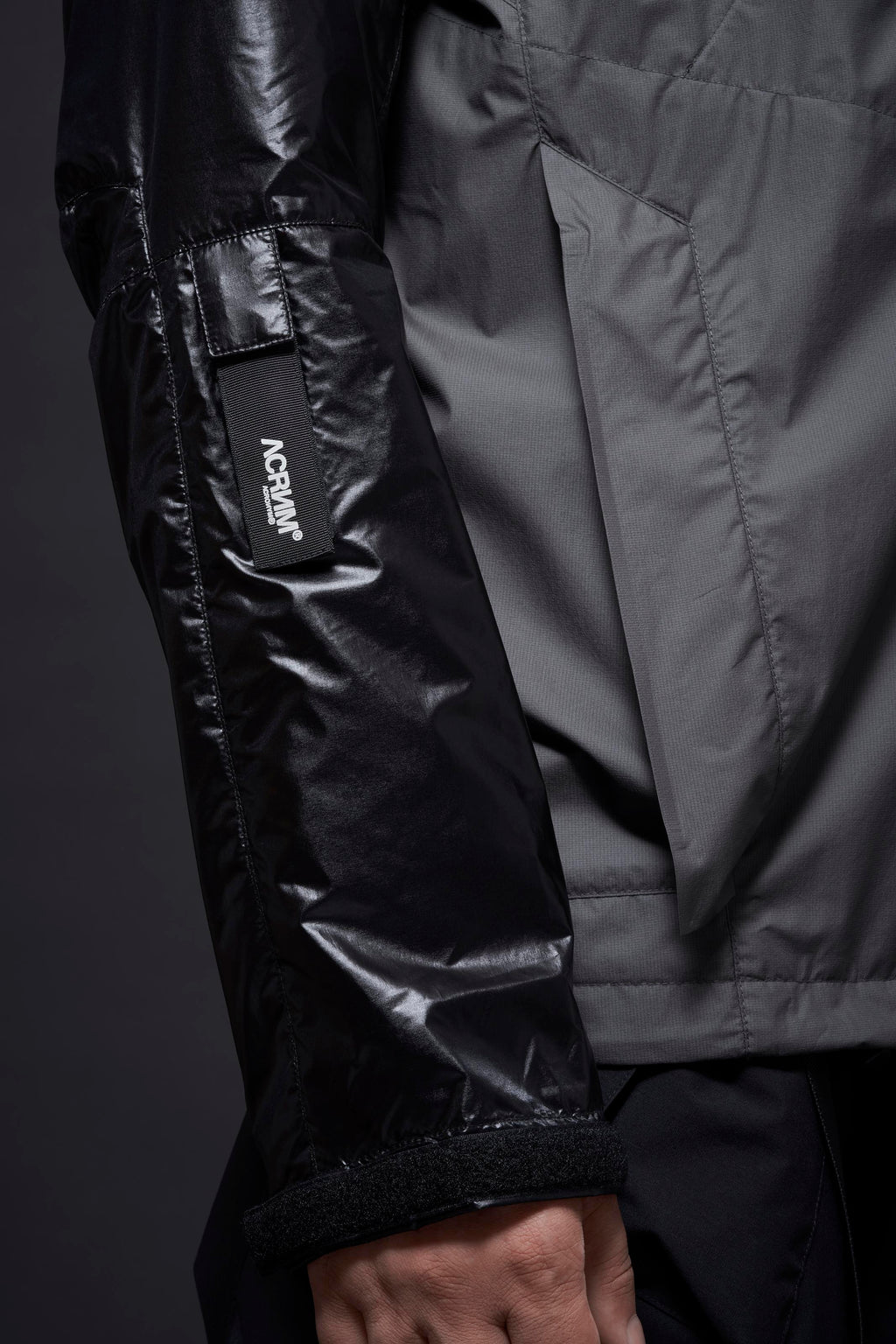 J36-WS Windstopper® Interops Jacket - Black