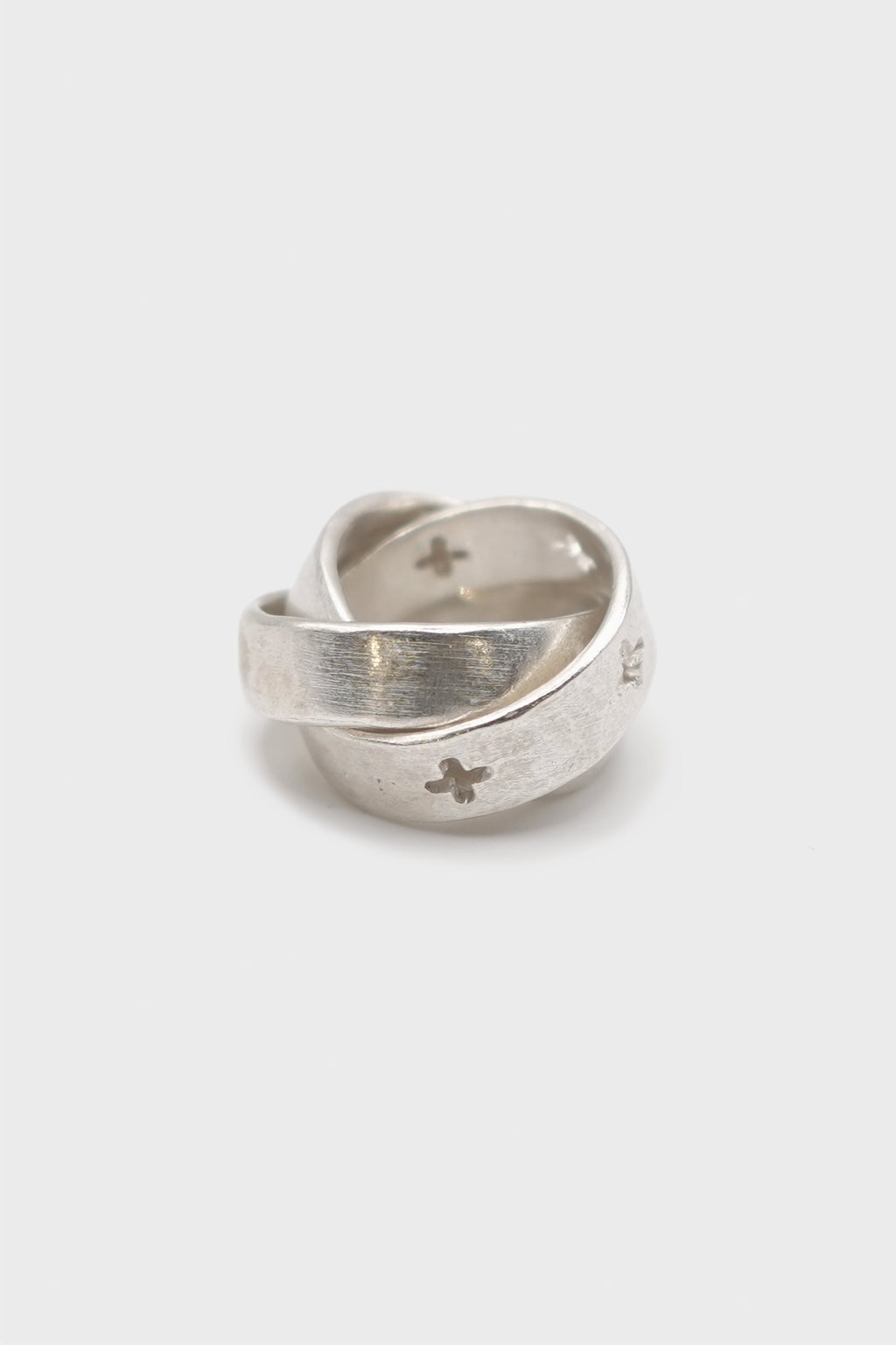 TRIPLE RING W/CARVED CROSSES