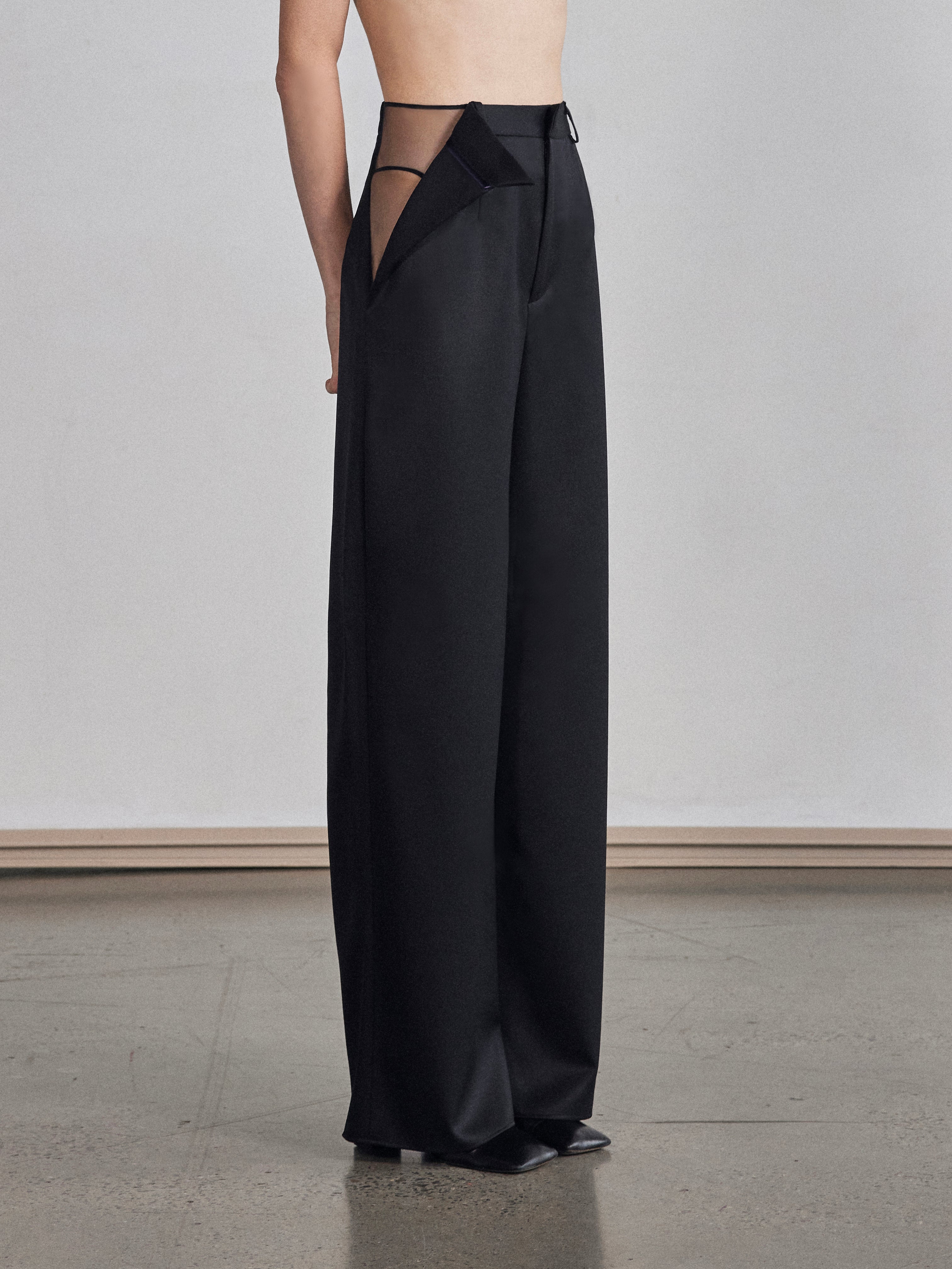PEEK OPEN THIGH PANTS BLACK
