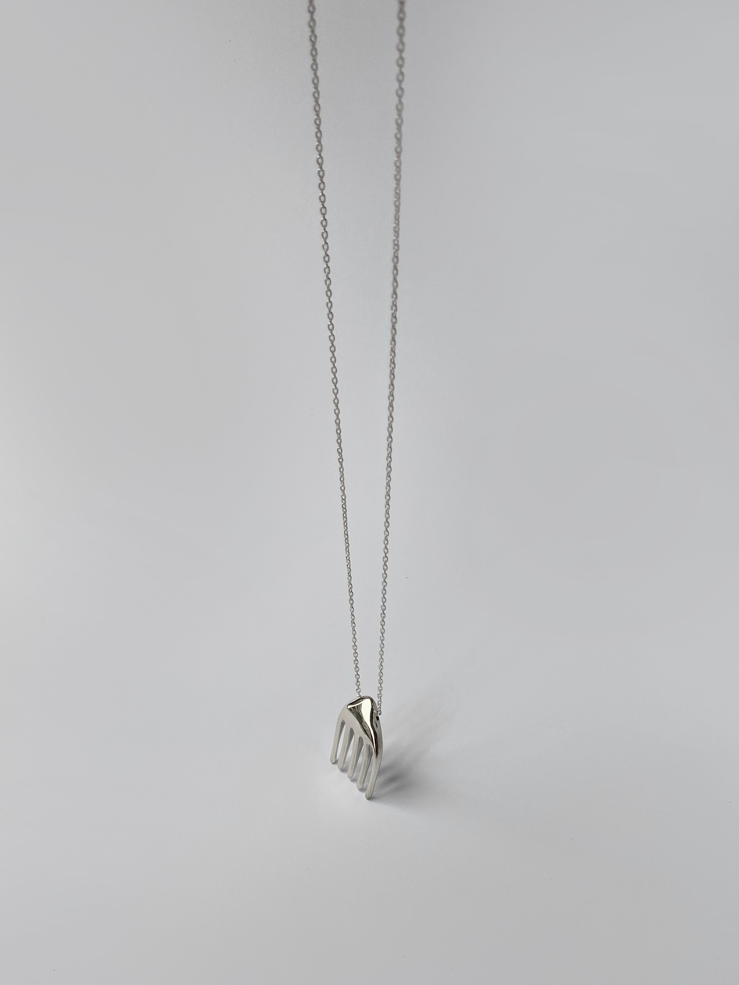 PETITE COMB NECKLACE