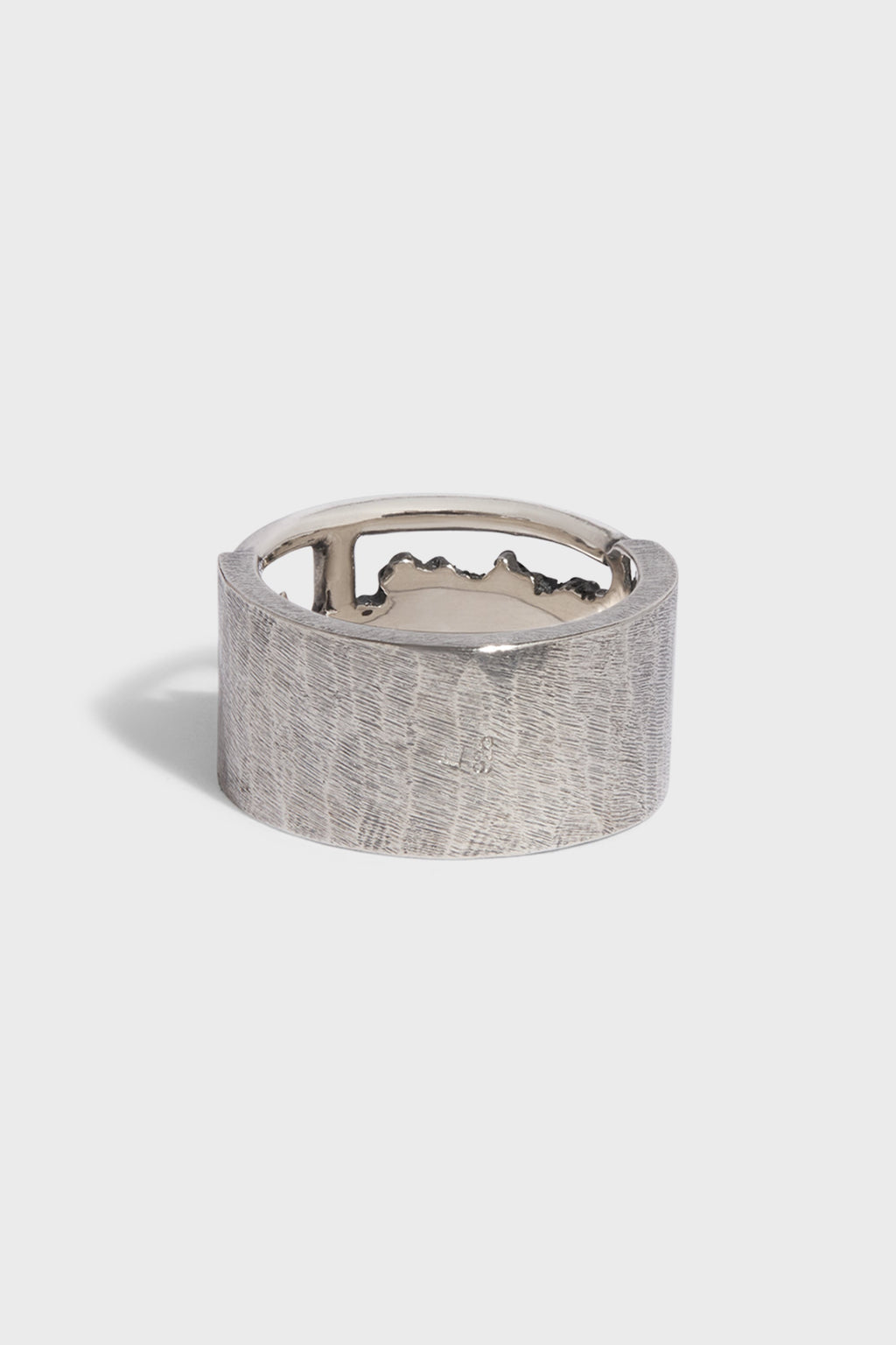 CONSTRUCTED RING