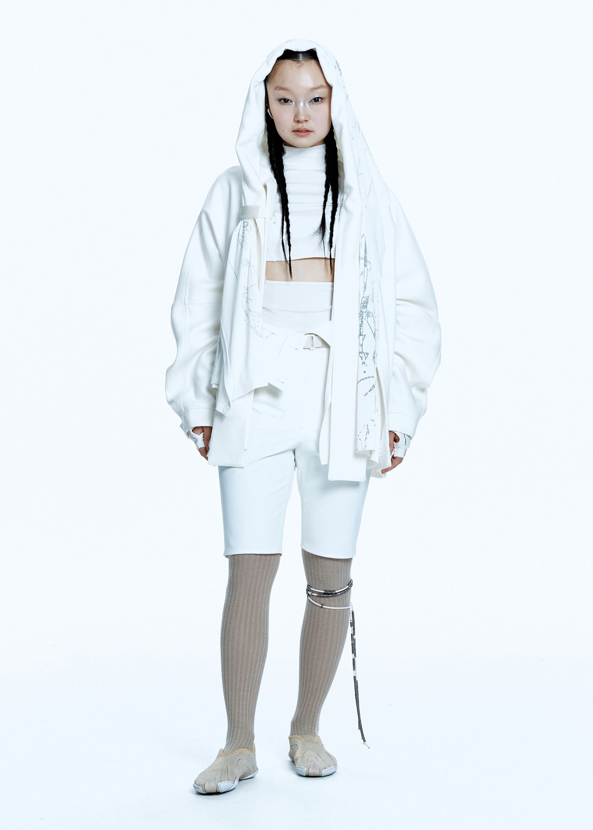 HOODED JAKCET w/ GRAPHIC MUFFLER IVORY